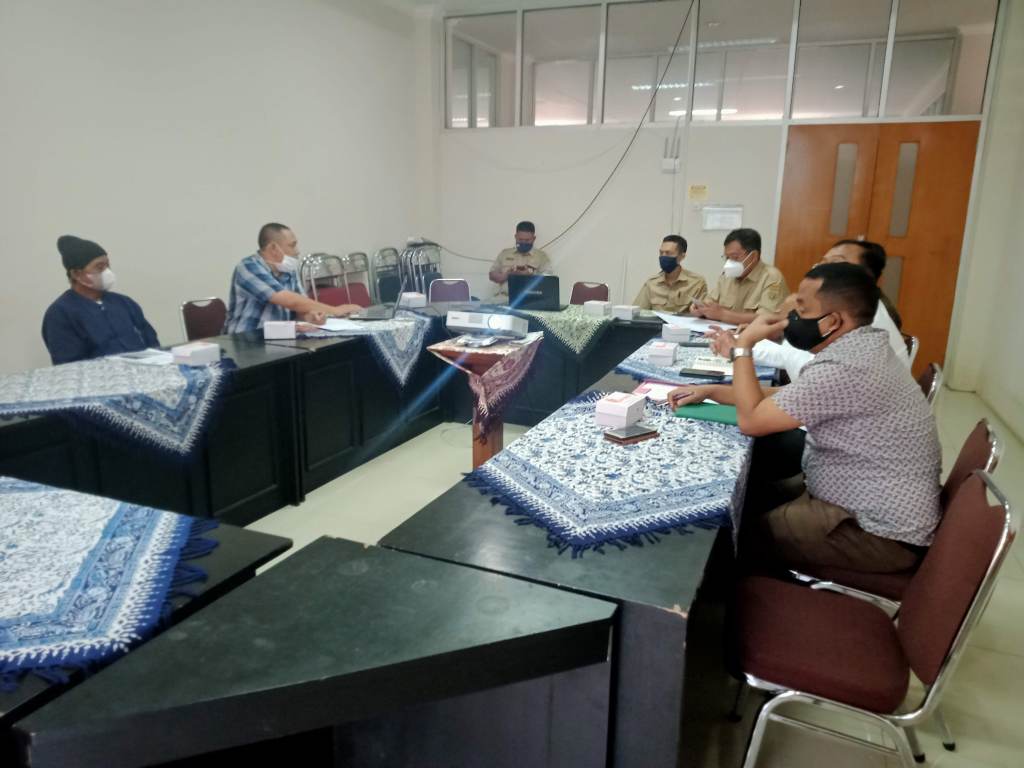 Rapat Evaluasi Proyek